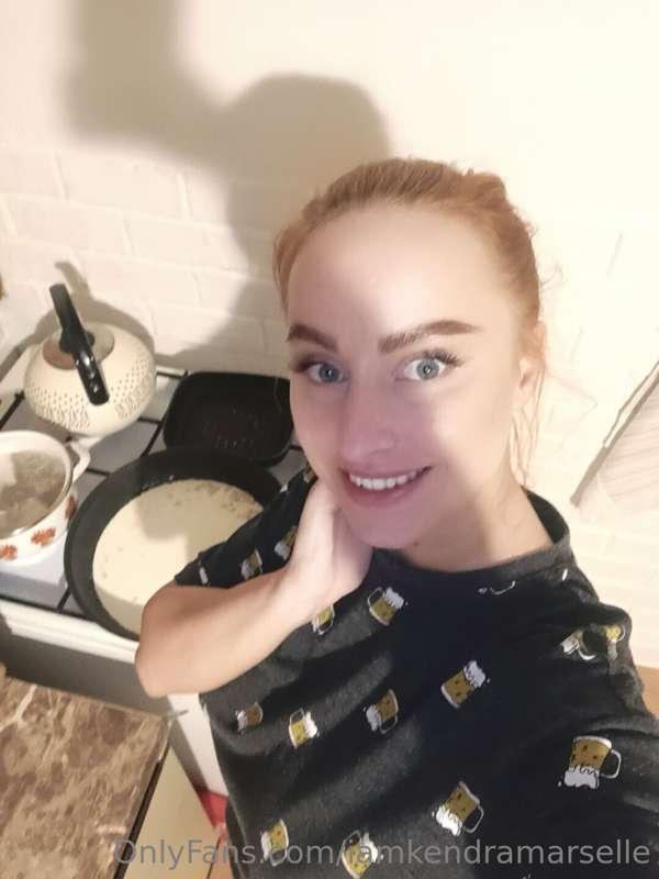 Good evening sugar 😘

Sweet dinner is almost ready 🥞 Take a ..