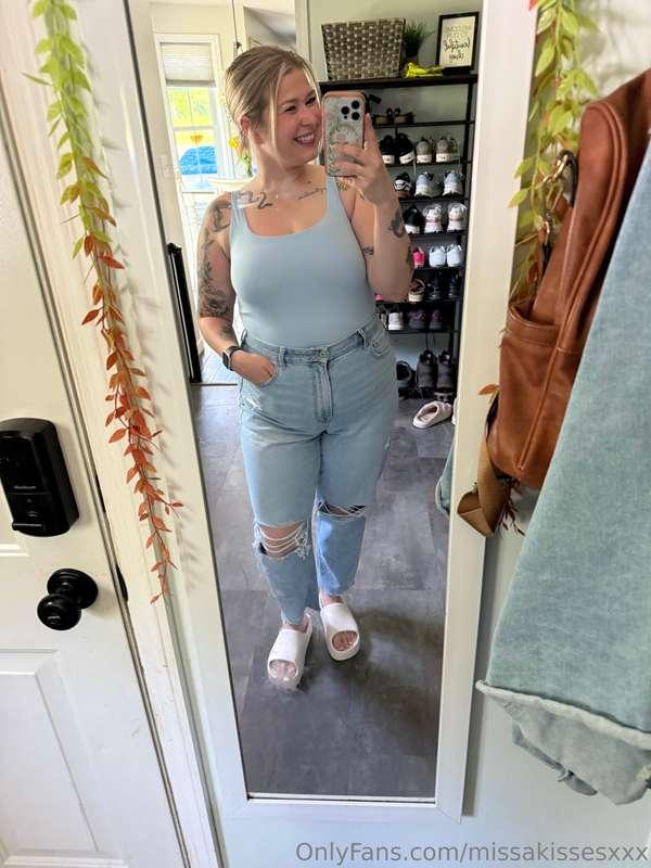 Finally got dressed what do you think? 🦋