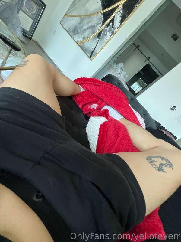Would you mind rubbing it?😈