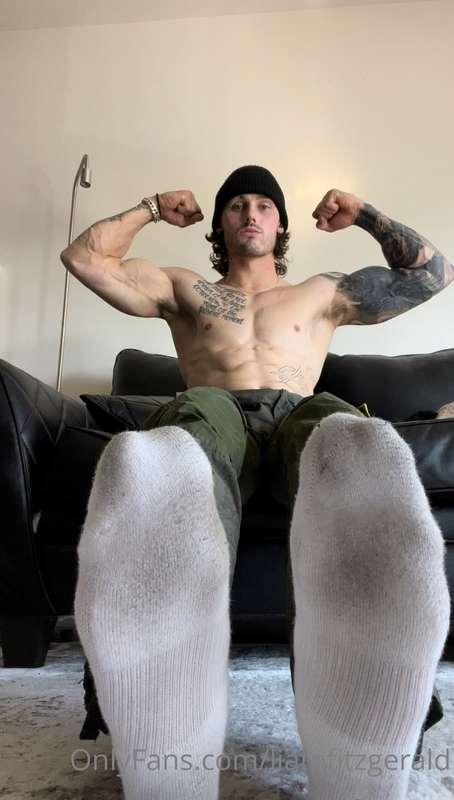 Shoutout to all my feet lovers 🦶🏼😉
Check your DM’s for these..