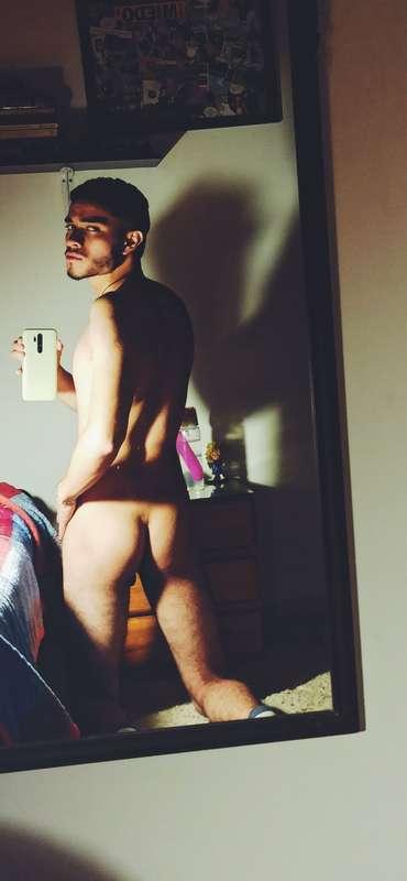 😈🥵🤤 Look at my small but sexy butty, imagine it between your..