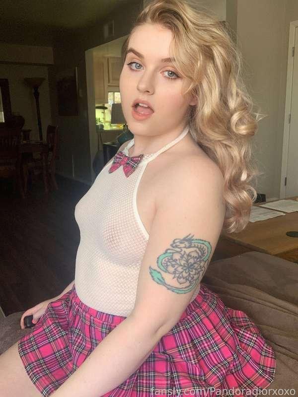 I need somebody to hit it just right 

https://fans.ly/r/Pandoradiorxoxo

#horny #naughty #badgirl #blonde #curly #curvy #skirt #lingerie #blondie #student #nympho #pandoradior #pandora #dior #dora #free #fyp #boobs 