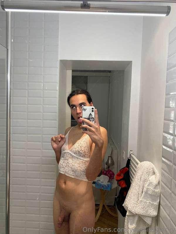 yoursissyvicky image #2