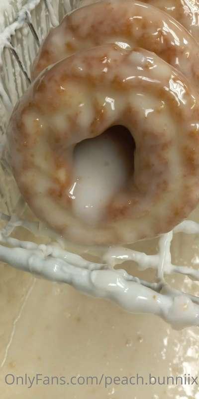 I’ve never been so jealous of a damn donut 🥺😭
