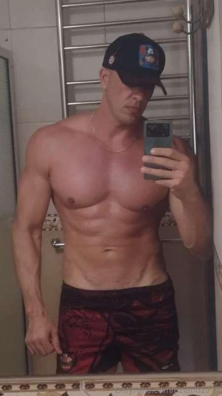 Hi, my name is Tiziano, I invite You to fullfill all our fan..