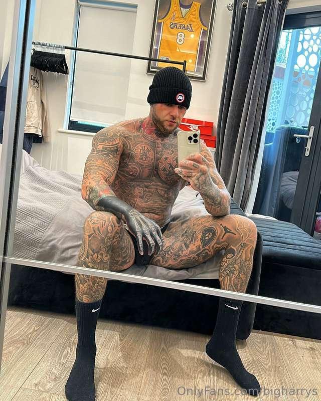 Who likes my new hand tattoo🥵😈 that shit hurt 😮‍💨