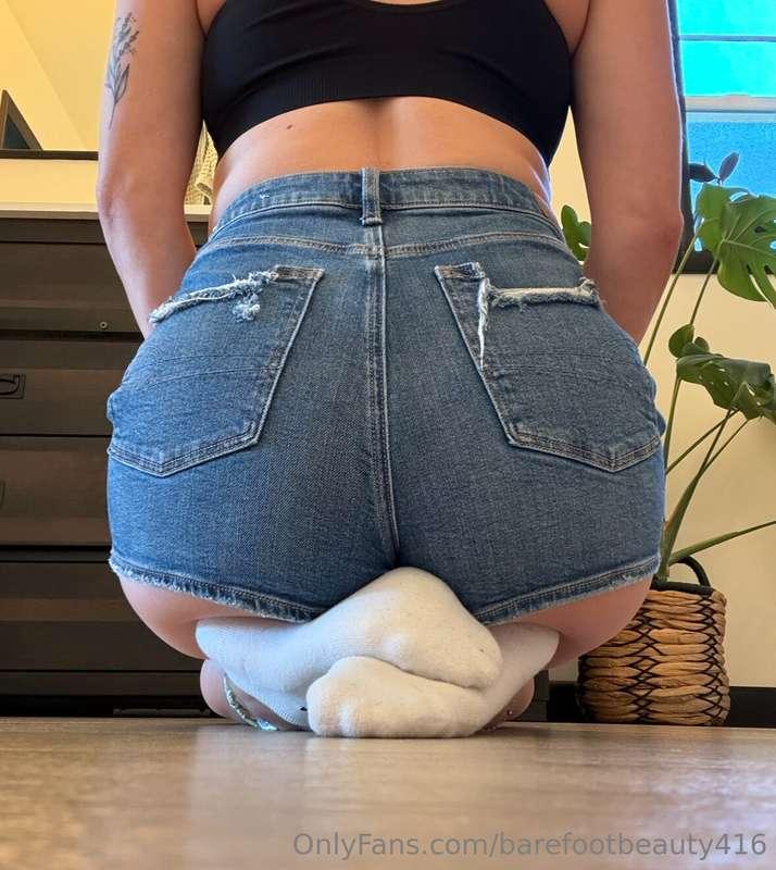 in case you forgot, I sell worn socks and undies 😏