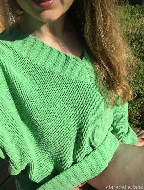 Spring came early for a little Selfie Sunday 😋 #fyp #outdoor #outside #nudes #naughty #amateur #redhead #nsfw #selfie #fit #sun