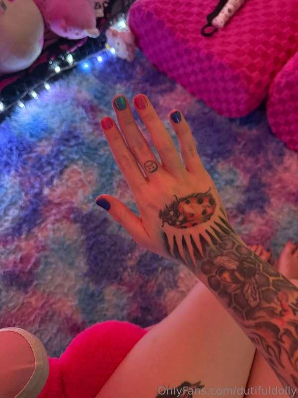 painted my nails :3