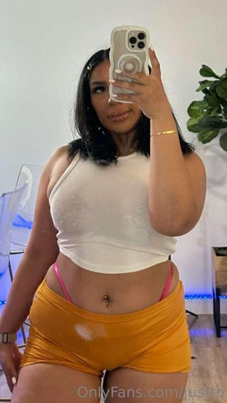 SWIPE FOR A SURPRISE ➡️➡️ 💋💋💋