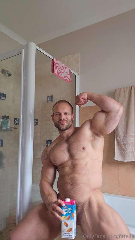 Just your local milk man making his rounds. !💪😋