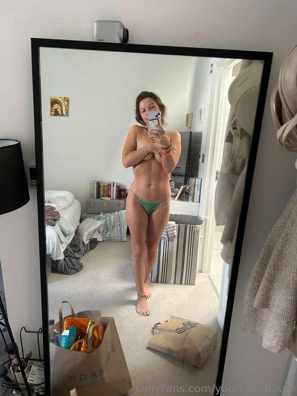 Trying to take the attention away from the mess 🙈🙊😻🫶🏼 I actu..