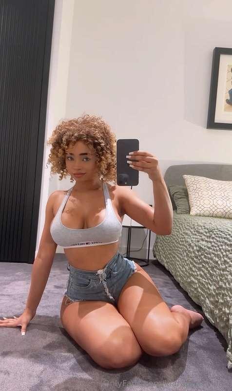 Come keep me company 🩶 dm me