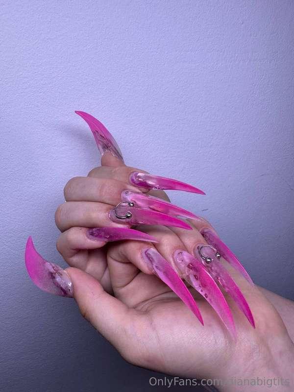 My new EXTRA long nails🩷 I like it so much but to be honest ..