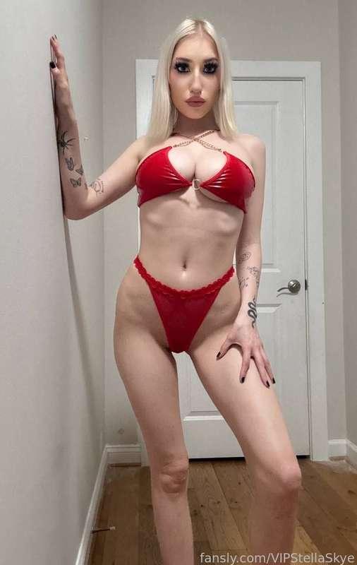 I’m moving in a week!! 🥰 I plan to fully decorate my room to be the perfect filming room for video calls &amp; future content 👅 contribute towards this campaign so I can decorate my new room and I’ll spoil you 10 times the amount you tipped with all my best solos nudes and sex tapes💦 $50-200 tips get a free custom vid! 
