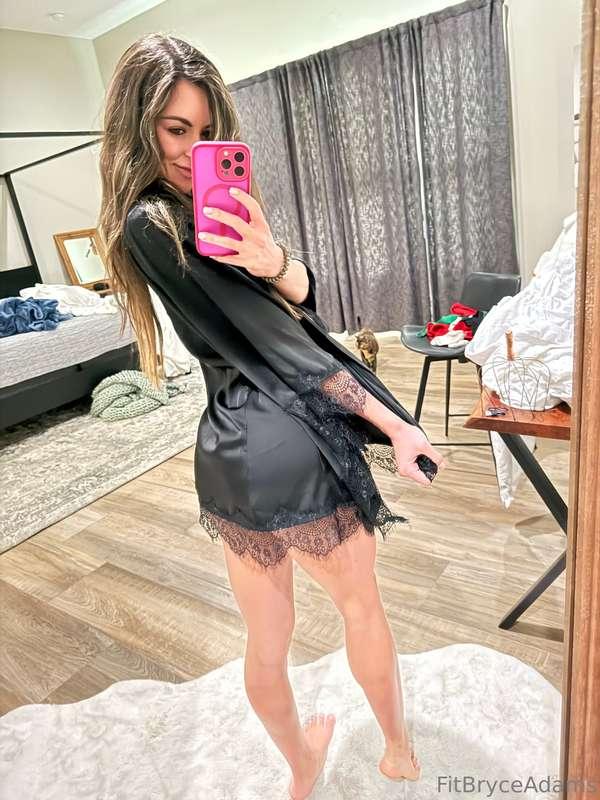 I'm ready for the Late Night show, are you? 😏