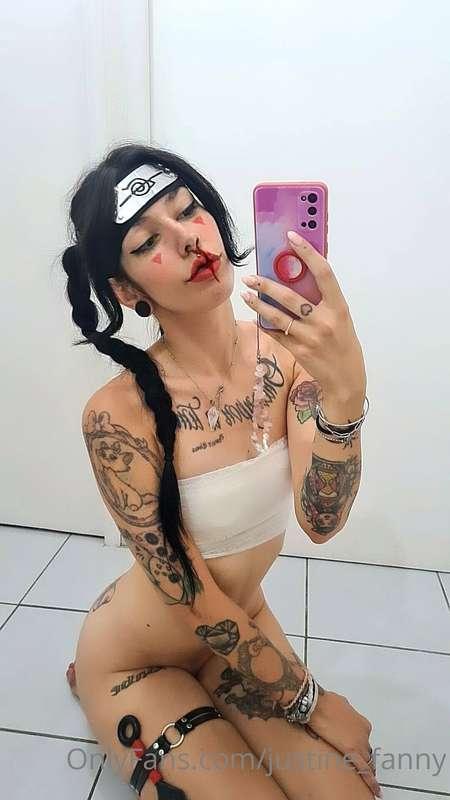 "J'aime t'effleurer violemment"