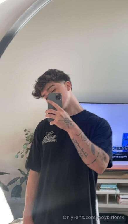 fresh trim up top and down there 😮‍💨