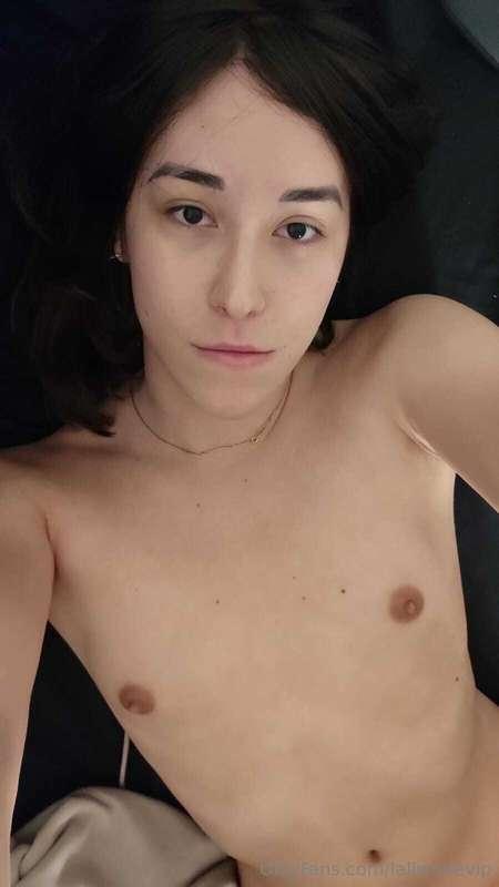 The kinda selfies Ill be sending u every morning🤭