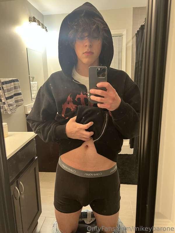 You can't look away, I know you want this 😎