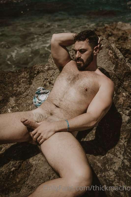 Macho on the rocks