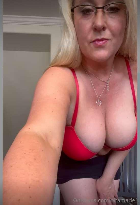 Can I be your secretary if I show up topless? 🌶️