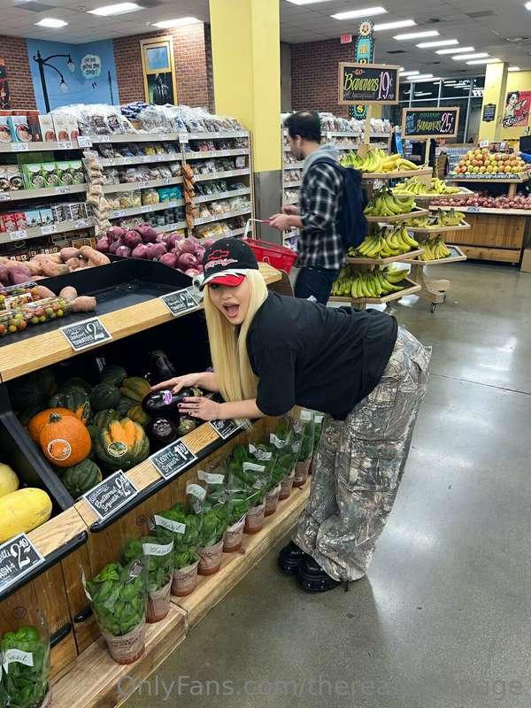 Look! I found my favorite veggie!! 😏 What should I do with i..
