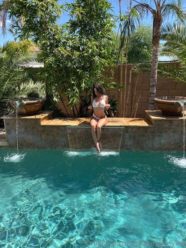 Pulling my titties out at the pool 👀