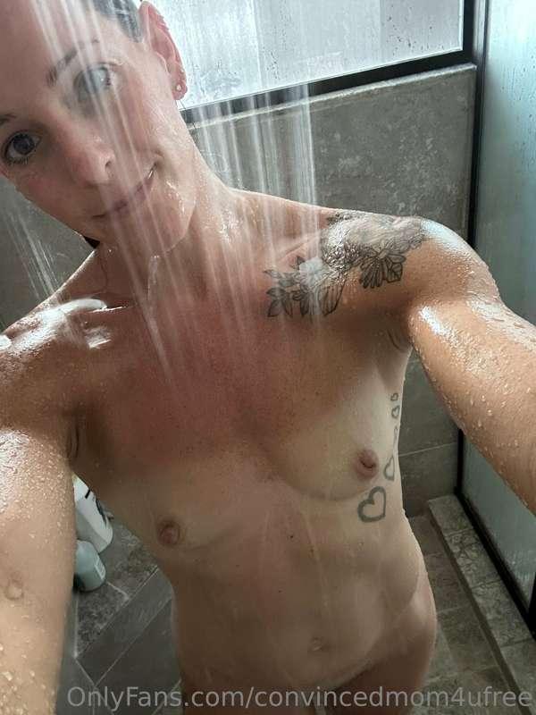 Care to join me in the shower!? 🤭