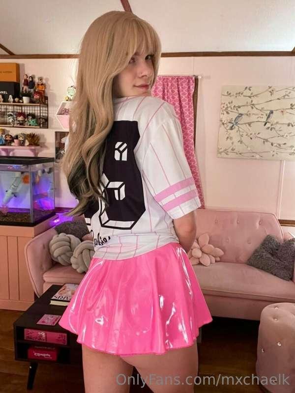i love this outfit with the wig