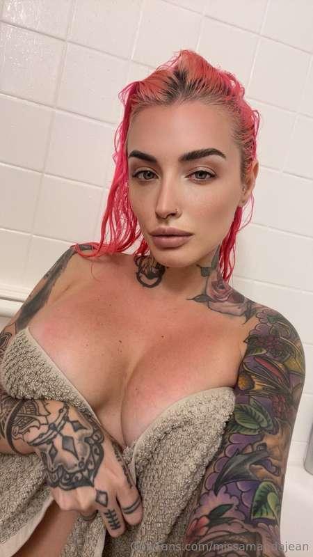 Wanna see the towel drop babe?  Tip $20 and I will send it t..