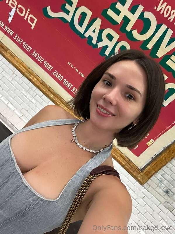 If we crossed paths in the subway… would you say hi or just ..