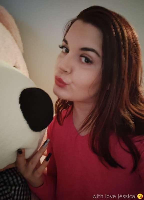 sending kisses😘😘