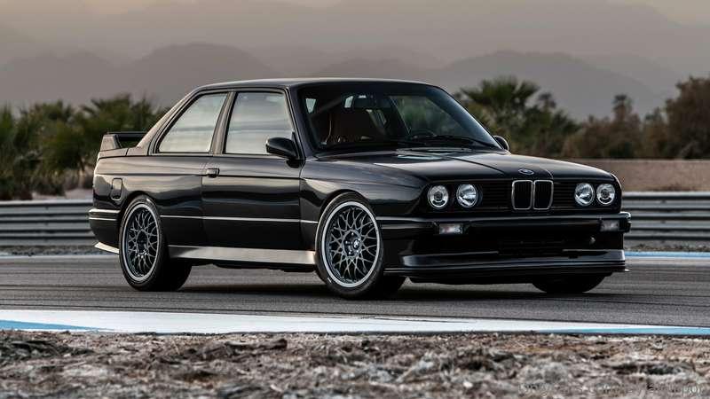 I wanna buy an E30 look how cute they r  someone tip me $40k..