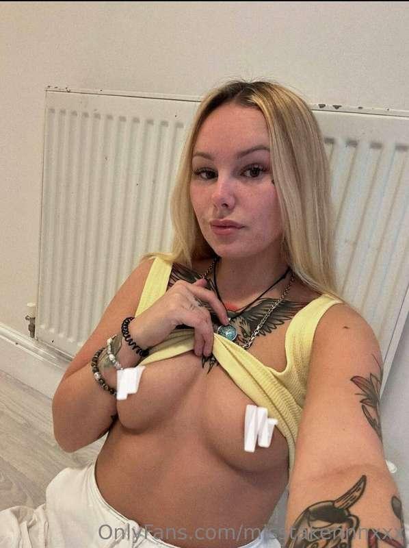 Subscribe to my main onlyfans page! 5 daily uploads, nude an..