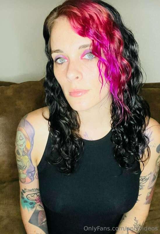 Check Out @bdsmqueen1993free 👀 (9 Hot Photos Here) 💋 Alterna..
