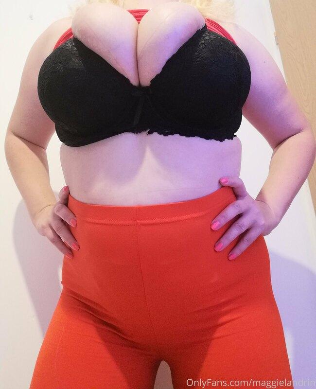 6 sexy photos ? big boobs small bra ?
YOU HAVE TO CLICK ON T..