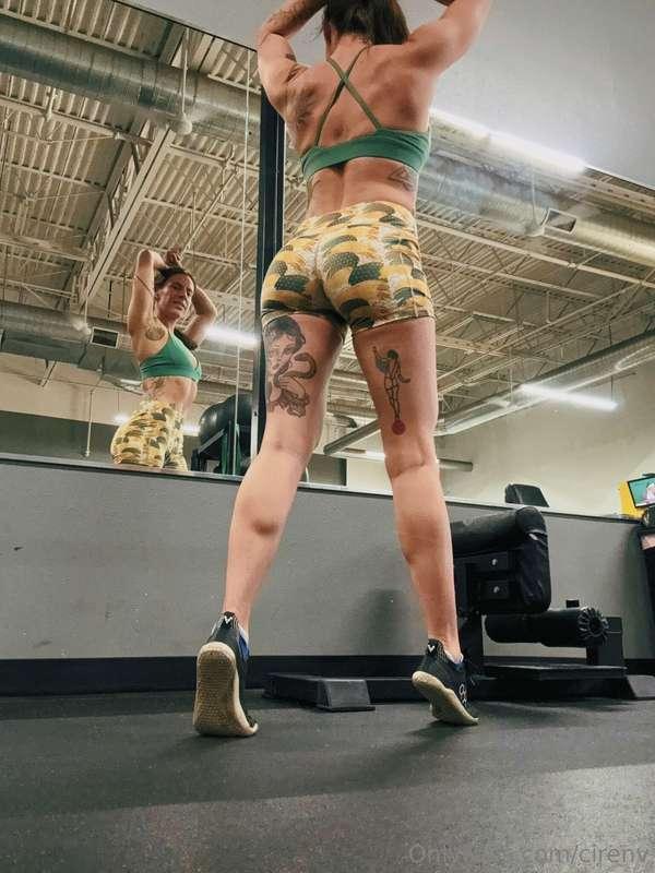Glutes 🍑 were pumped up at the gym today