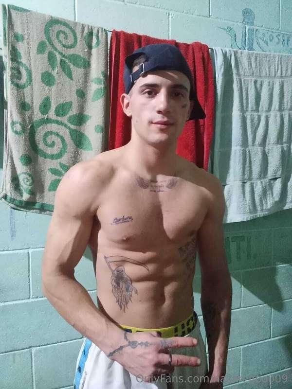 Hola mis amores perdón que no estoy muy activo, estoy tenien..