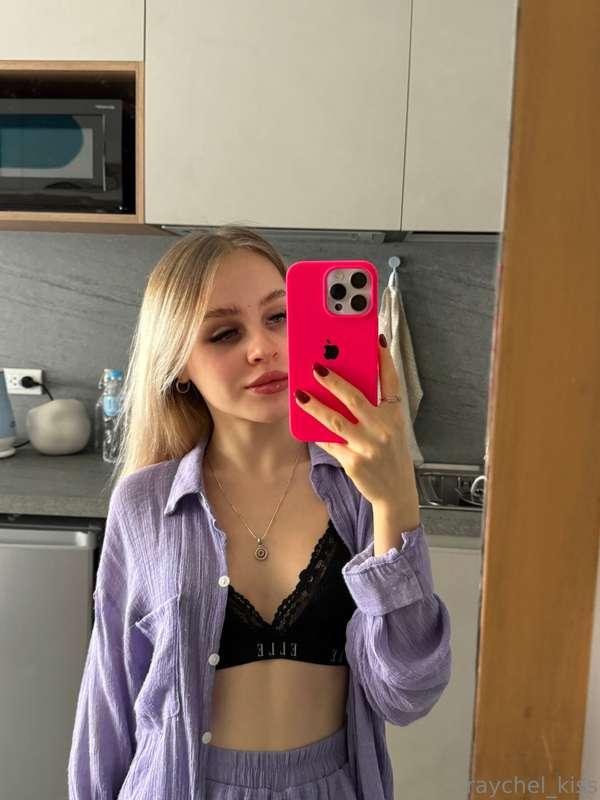 It's decent enough when a bra is visible, don't you think?😇