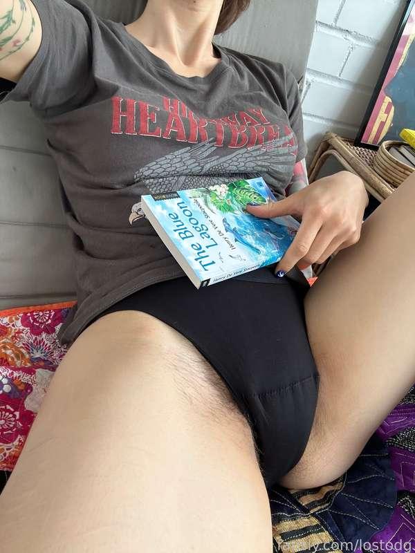 It's getting colder outside even though it's the middle of summer ☠️ Hopefully it's just a couple of rainy days... anyway time to read some light books to improve my English lol 📖

#fyp #hairy #bush #pussy #hairypussy #panties #gfe #egirl #gamer 