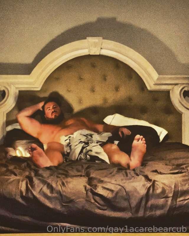 😘😘😘 come to bed babe