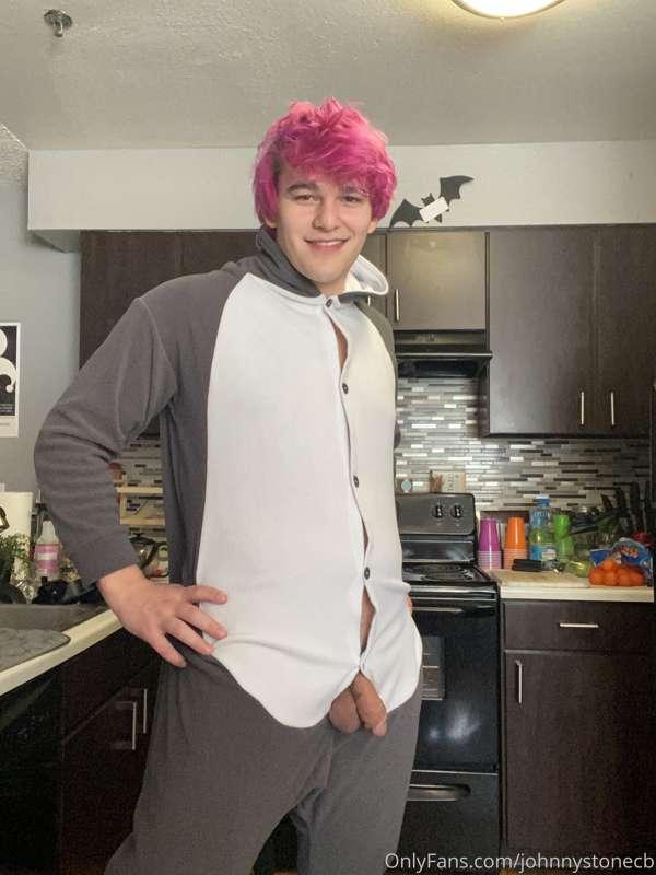 Lemur dick. Feel free to message me :) I respond on here and..