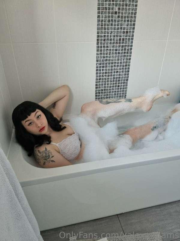 tip if you'd take a bath with me 🛀 and I'll tell you exactly..