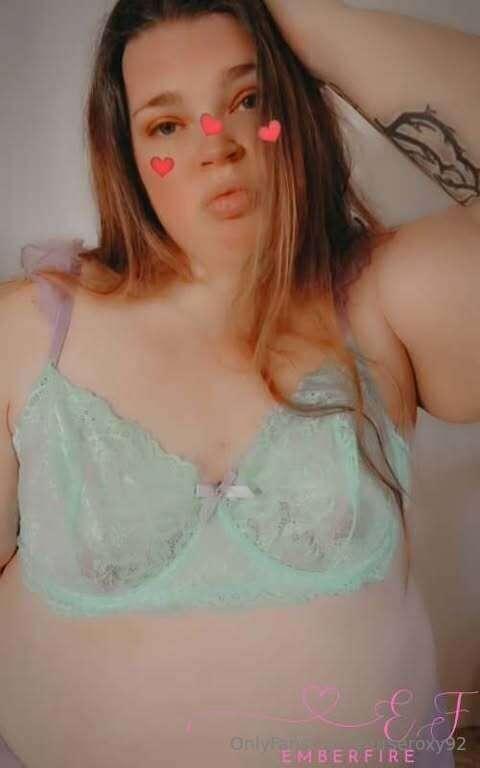 Can this preggo BBW be your Valentine??Her bigg booty and ti..