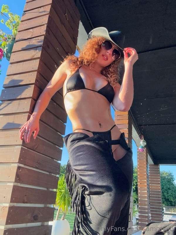 Sexy cowgirl Sammy is ready for it!🐎
