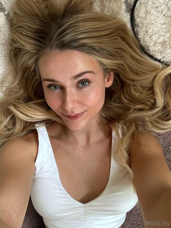 Be nice and send me some cute messages today!! 🥰