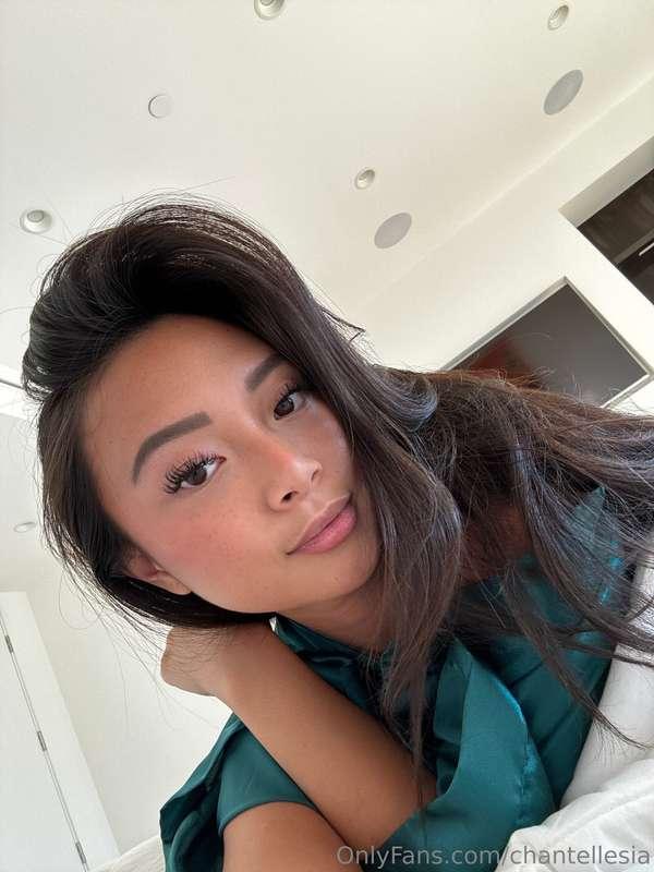 Happy 🍒 Tuesday! I have something extra 🌶️ in the chat....