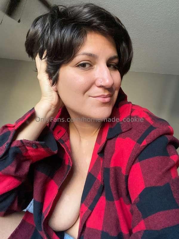 Good morning! Starting my livestream in 20min 💋 (9am CST)