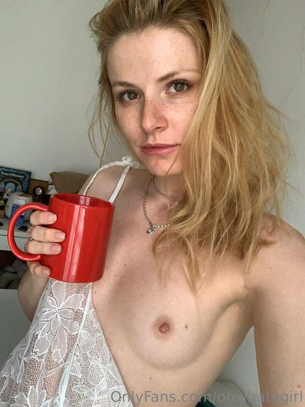 Just a cup of coffee for an spectacular lively day!♨♨♨